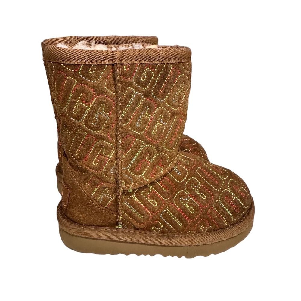 Ugg Classic II Graphic Stitch Boots Toddler Size 7 Like new